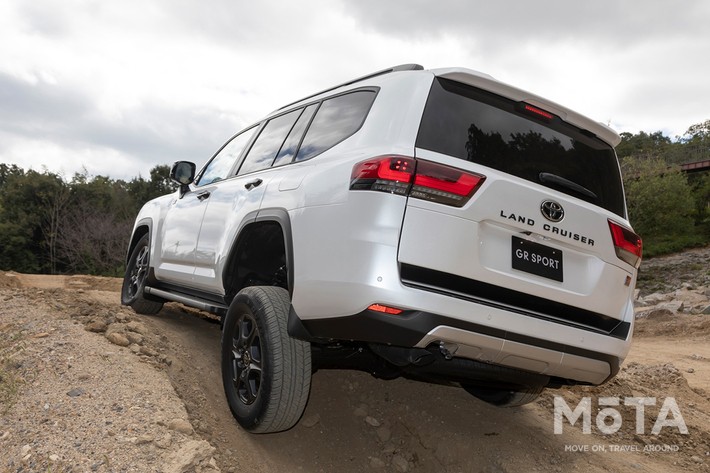 トヨタ ランドクルーザー GR SPORT