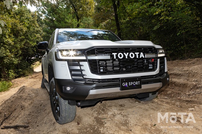 トヨタ ランドクルーザー GR SPORT