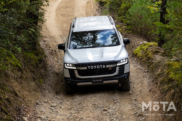 トヨタ ランドクルーザー GR SPORT