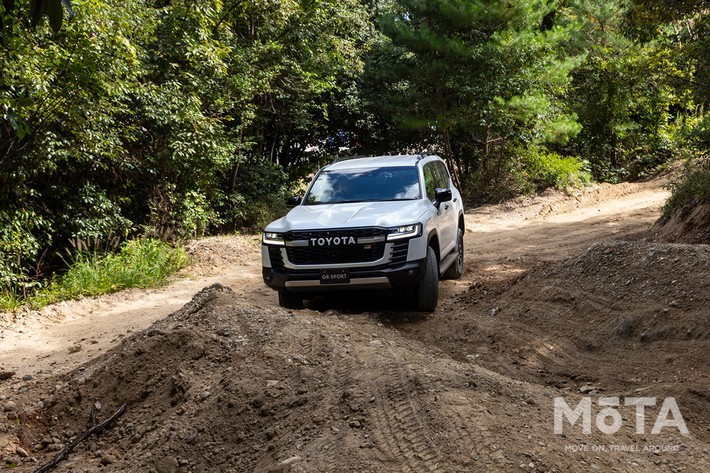 トヨタ ランドクルーザー GR SPORT