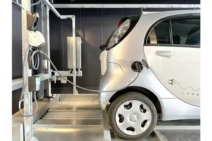 三菱 電気自動車充電器 Amazon | MITSUBISHIMOTORS ekクロスEV ZAA-B5AW 充電ケーブル