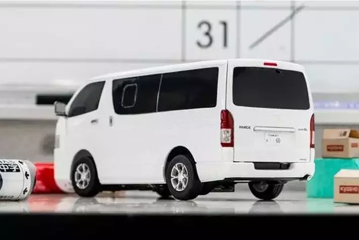 京商エッグ】FIRST MINI-Z トヨタ ハイエース スーパーGL が登場