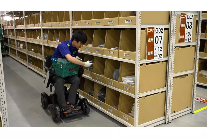 WHILL社と日本通運が協業：近距離モビリティ「ウィル」が、日本通運推進の「誰にもやさしい倉庫」プロジェクトで採用