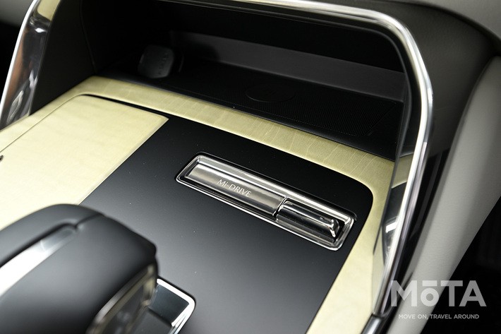 マツダ CX-80 XD-HYBRID プレミアムモダン