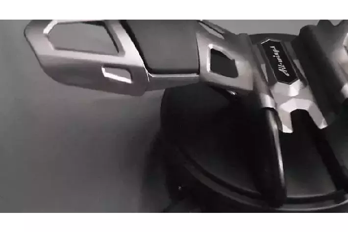 股間を圧迫しないサドルevo4 Super Hornet