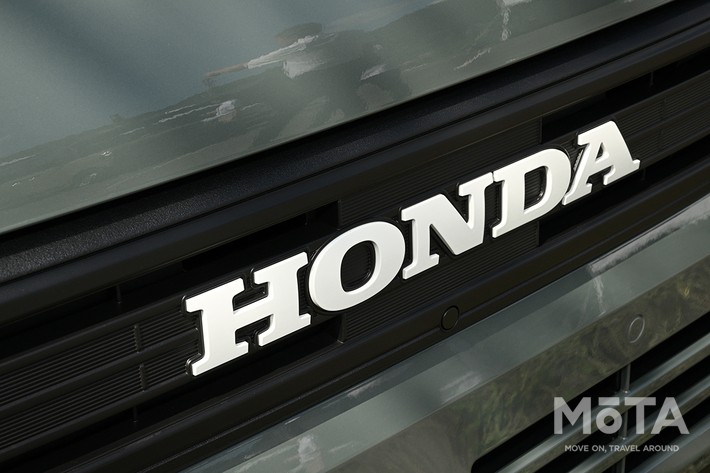 フロントグリルに設置できるアクセサリー