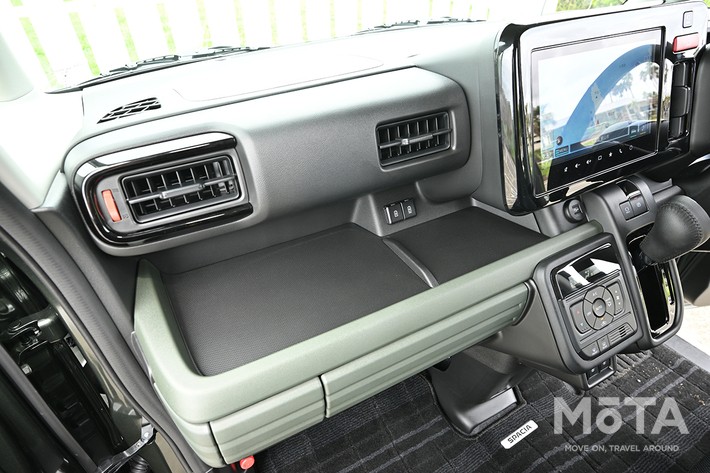 スペーシアギアの収納設備