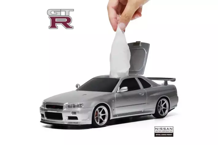 「日産GT-R ウェットティッシュケース」が A PIT AUTOBACS東雲店に登場