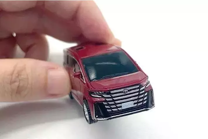 ヴェルファイア プルバックカーがカプセルトイに登場！実車には