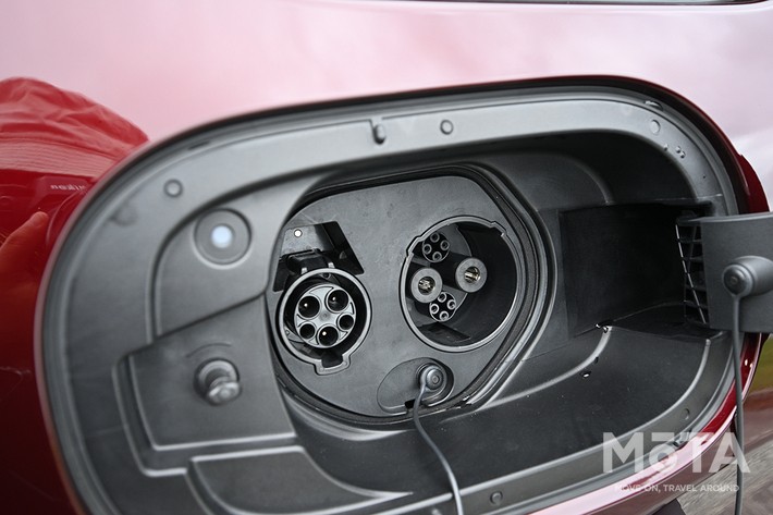 マツダ CX-80 PHEV プレミアムモダン