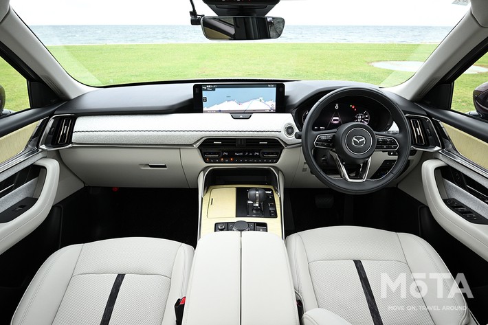 新型CX-80 プレミアムモダン（PHEV）のインパネ