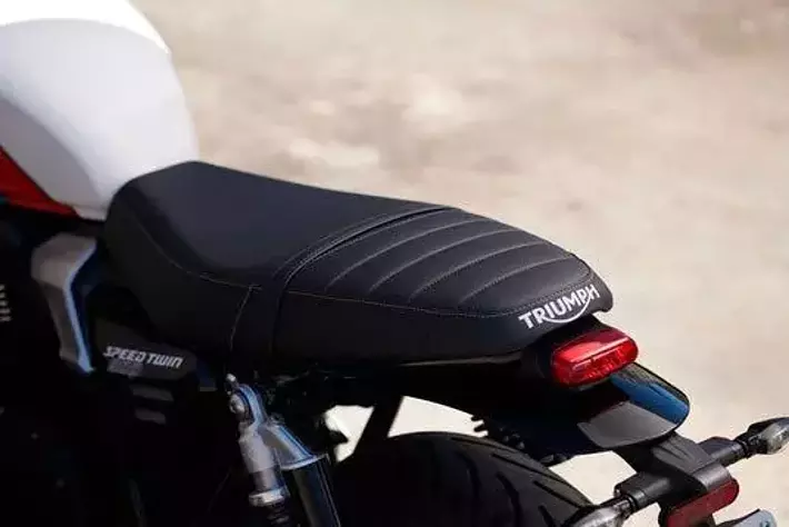 トライアンフから新型「SPEED TWIN 900」発表のお知らせ|【業界先取り