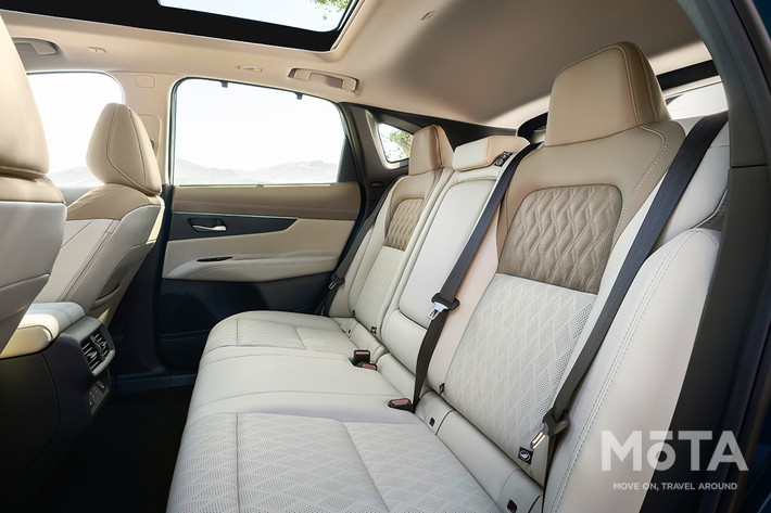 新型ムラーノ(北米仕様)の後席