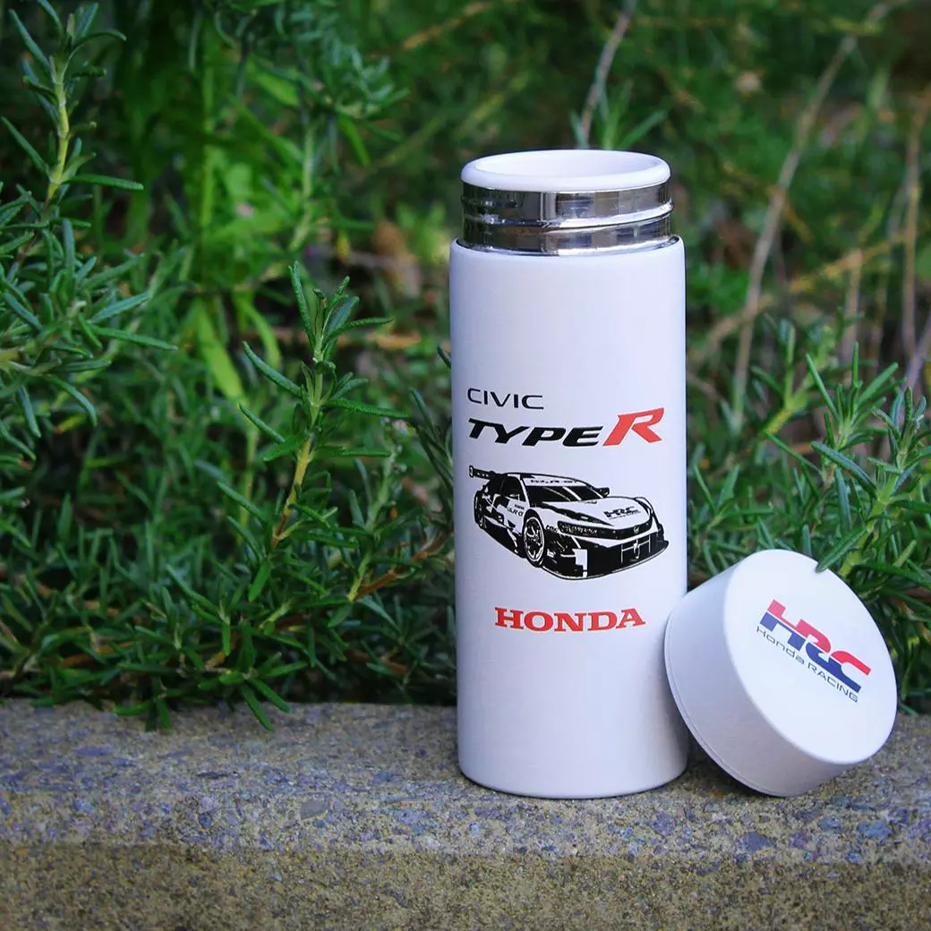 Honda シビックのサーモボトルが成田空港に登場！|【業界先取り】業界