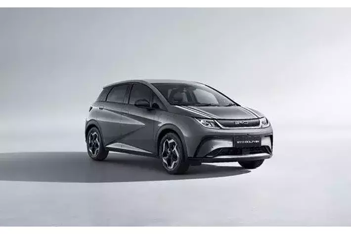 BYD DOLPHINの日本市場導入1周年を記念！BYD初の記念限定車と