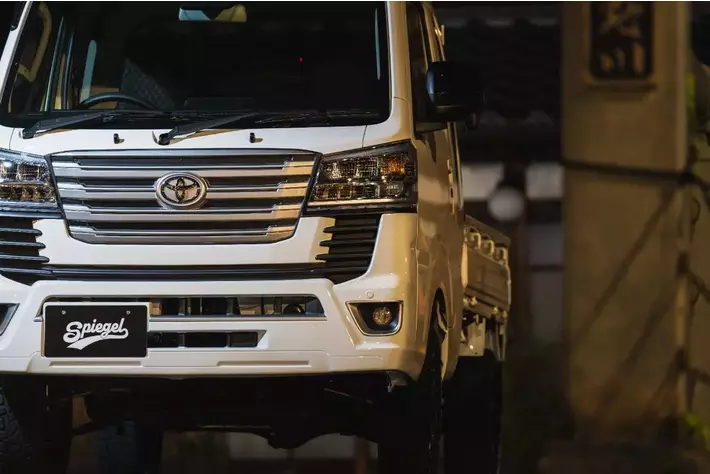 fusion FROM SPIEGEL」より、ハイゼットトラックジャンボの