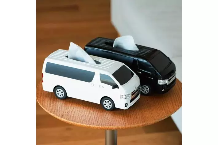 まるで特大ミニカー！ハイエース型ティッシュケースが日本自動車博物館