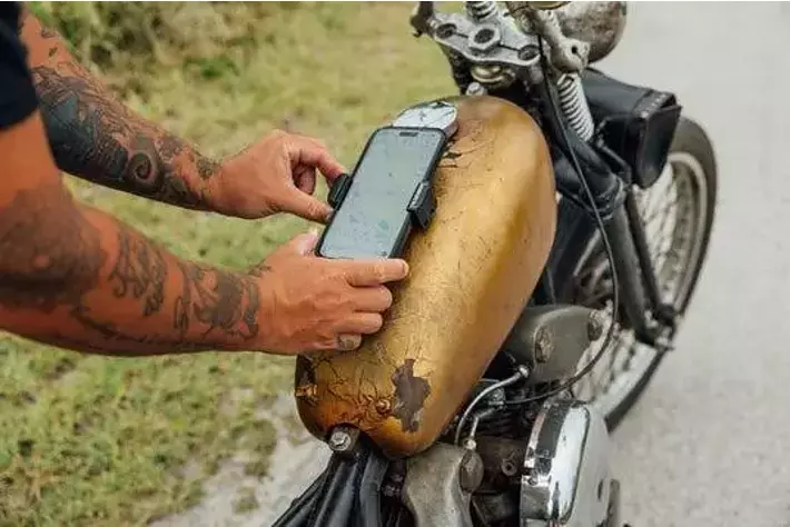 バイク用超強力マグネット式スマホホルダー『FREAKMOUNT』が“2.0 バイク用超強力マグネット式スマホホルダー『FREAKMOUNT』が“2.0