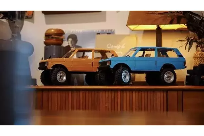 レンジローバー５０周年 記念アート 1/1970 希少 新品 レンジローバー 50周年記念車を欧州発表…全世界1970台を限定発売