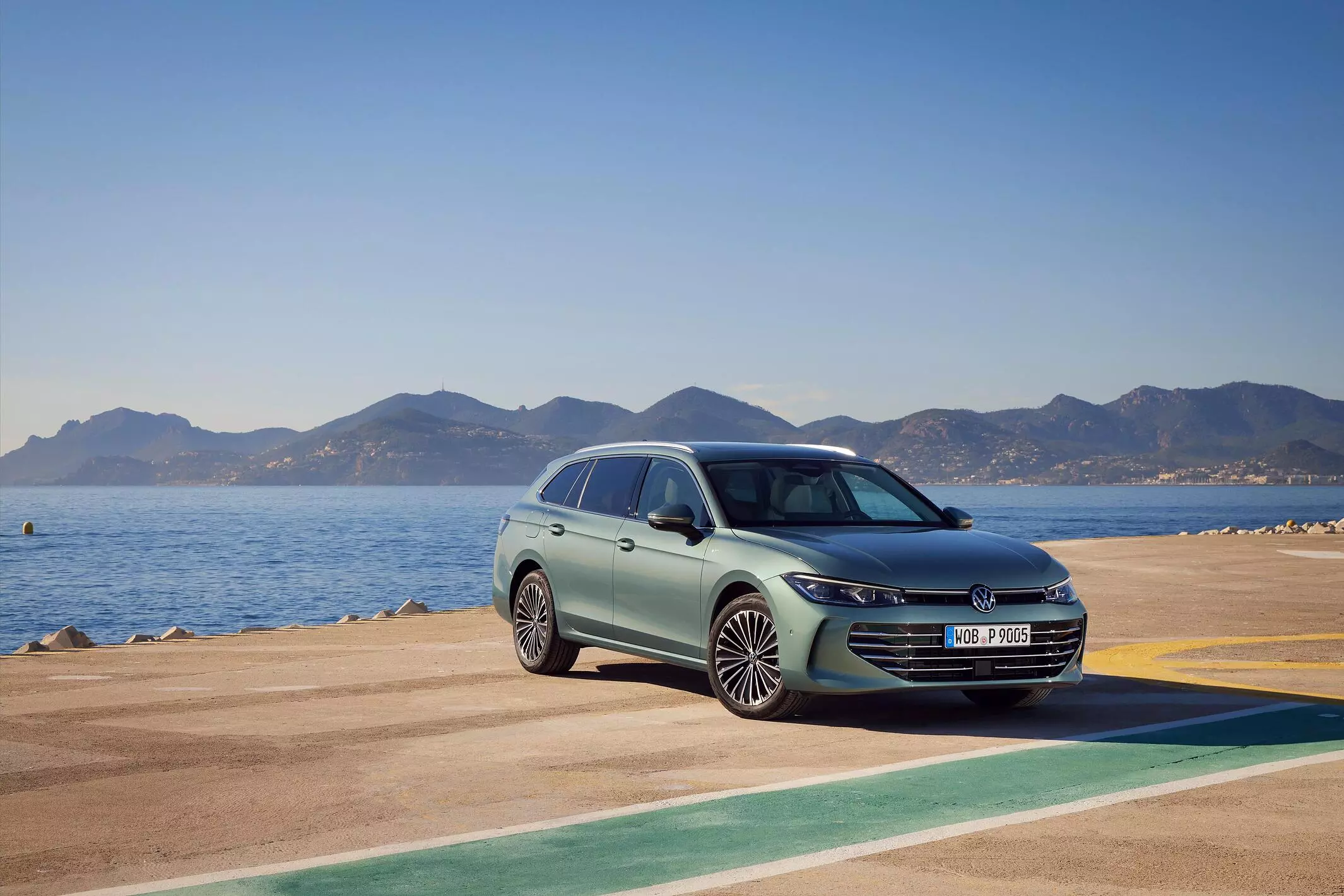 フォルクスワーゲン新型「Passat」販売開始|【業界先取り】業界