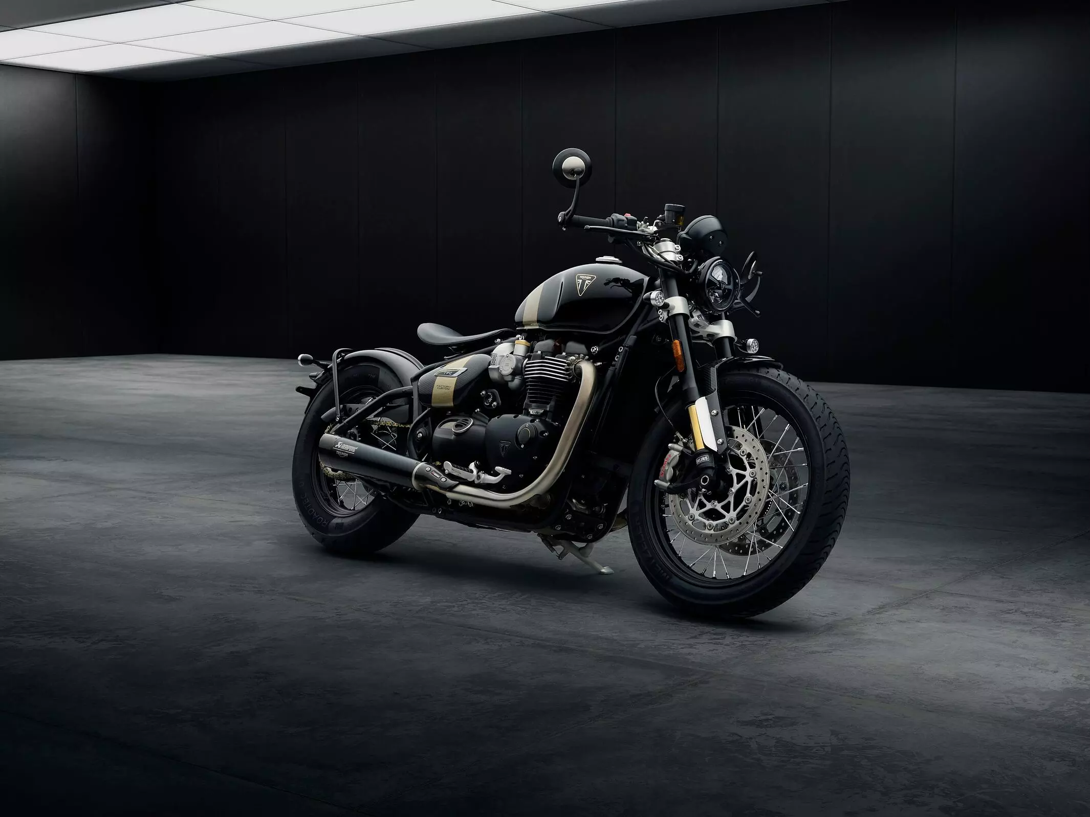 とし トライアンフから新型「BONNEVILLE BOBBER TFC」発表のお知らせ|業界