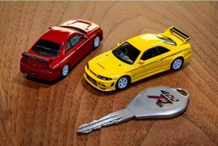京商】KYOSHO MINI CAR & BOOK 第20弾「NISMO 400R」を発売！|【業界