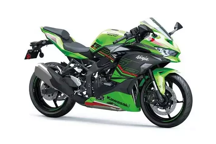 ファイナリスト Ninja ZX-25R SE KRT EDITION」が第7回 日本バイクオブザイヤー