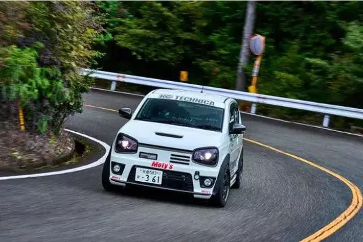 K-Carのチューニングシーンをあらゆる視点で捉え、伝える専門誌