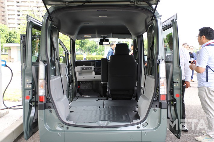 ホンダ N-VAN e:の荷室