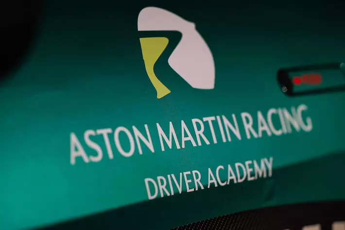 ジェイミー・デイ、アストンマーティンレーシング・ドライバー・アカデミーで優勝輝かしい卒業生の一員に