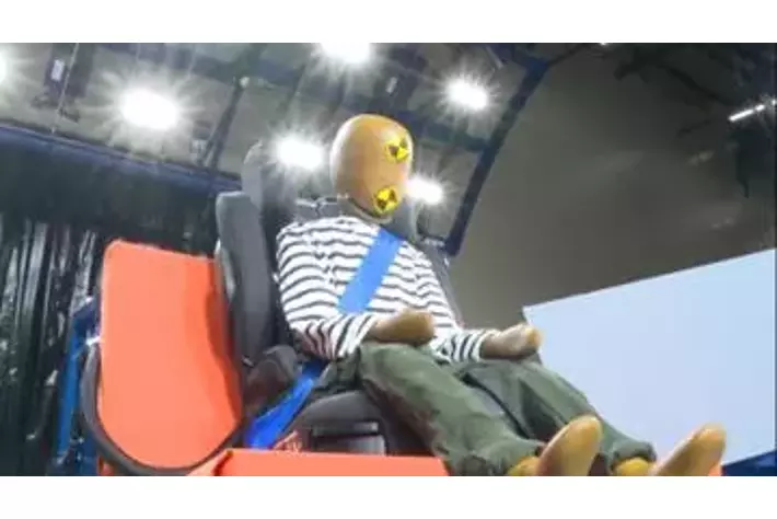 側面衝突によるチャイルドシートの安全性は？