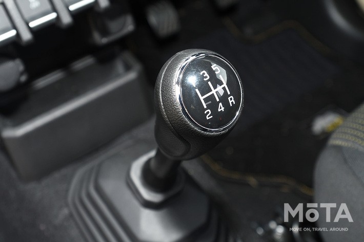 スズキ ジムニーノマドのMTシフトノブ