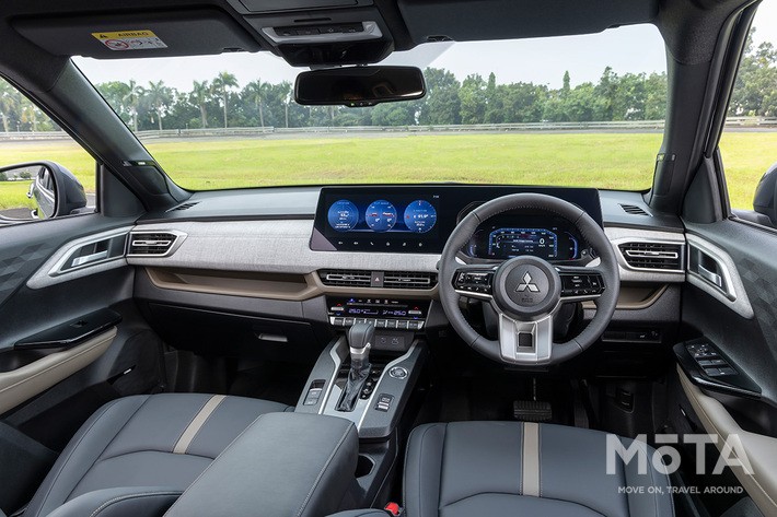 三菱 新型RVR（写真はインドネシア仕様のエクスフォース）のインパネ