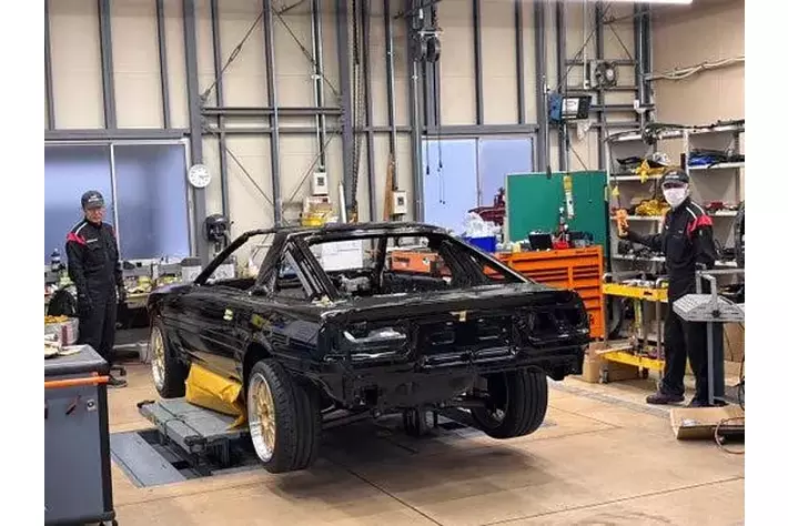 GR Garage富山新庄でレストア作業中の「70スープラ レストア