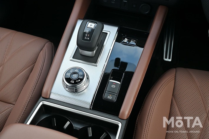 三菱 アウトランダーPHEV