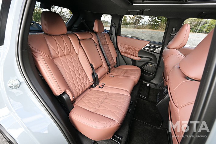 三菱 アウトランダーPHEV