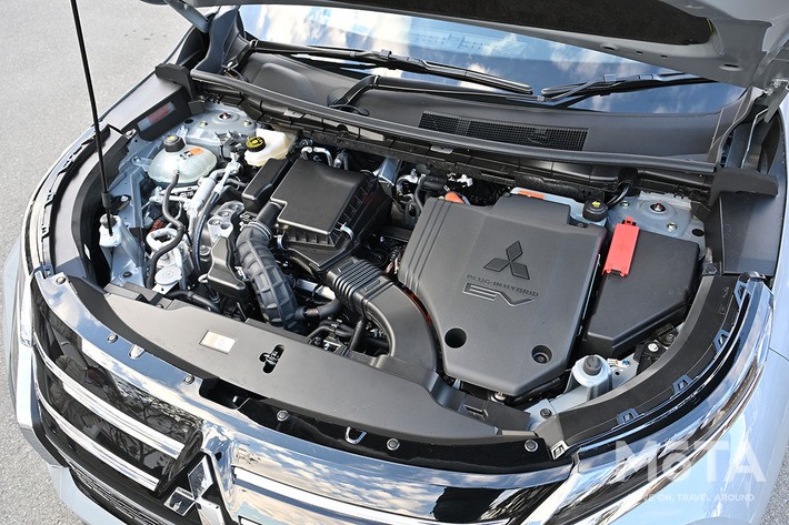 三菱 アウトランダーPHEV