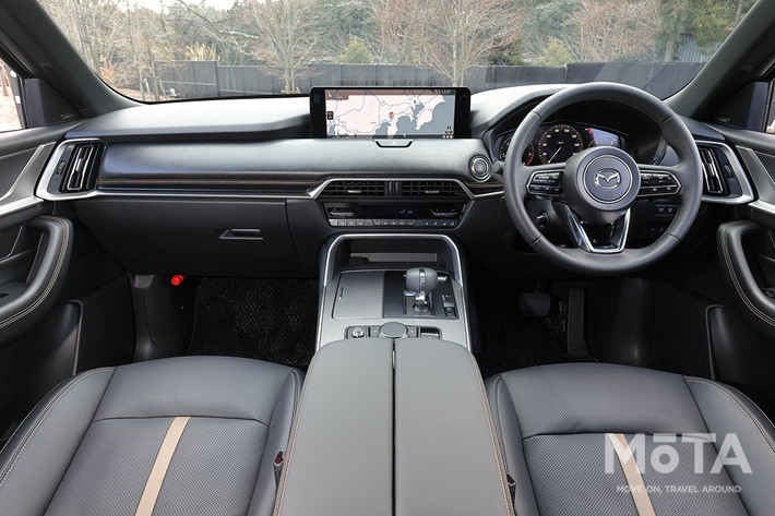 マツダ CX-60 トレッカーのインパネ