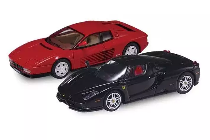 精巧なディテールの1/64スケールで新旧の名車たちを集める