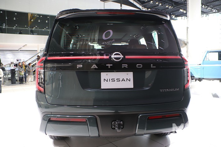 日産 パトロール（LE TITANIUM／海外仕様）
