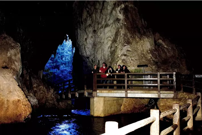 【JAF山口】気分は冒険家！JAFデー 闇ロマン in 秋芳洞を開催