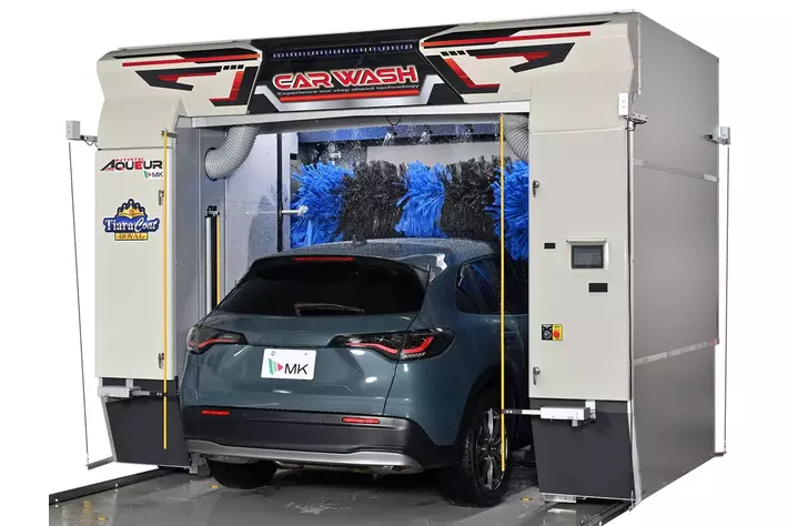 約4年ぶりに新機種登場！スタッフ洗車機「アクール」新発売