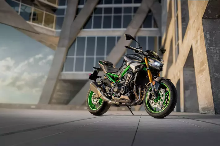 カワサキから新型「Z900 SE」を2025年4月12日に新発売|【業界先取り