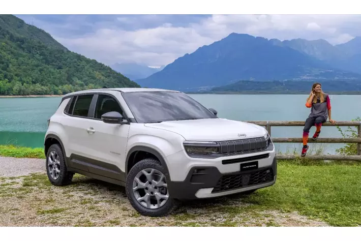 Jeep(R) Avengerのモニターキャンペーン「Avenger Time 心をチャージする特別な時間。」を開催