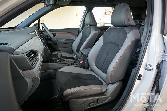 新型フォレスター スポーツの前席