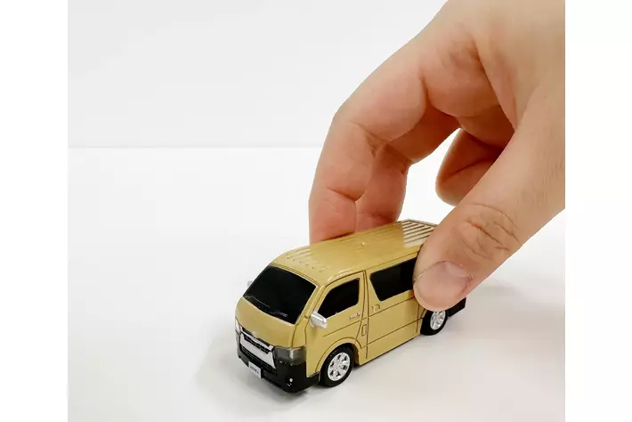 ハイエース プルバックカー かぷえぼ ⑺ トヨタ「ハイエース スーパーGL プルバックカー」4月25日（金