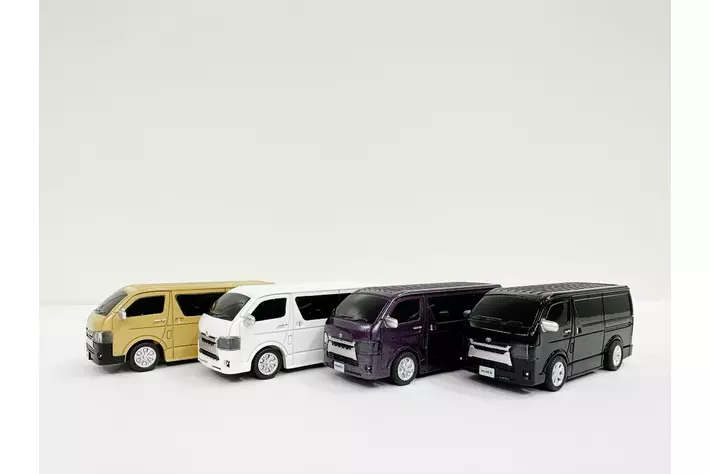 ハイエース プルバックカー かぷえぼ ⑺ トヨタ「ハイエース スーパーGL プルバックカー」4月25日（金