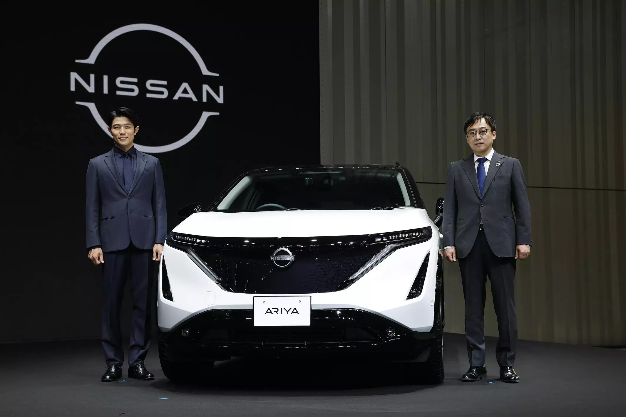 カーボンを凌駕するピスト！自社で窯を持つイリベならではのスプリントモデル　超綺麗 カーボンを凌駕するピスト！自社で窯を持つイリベならではのスプリント