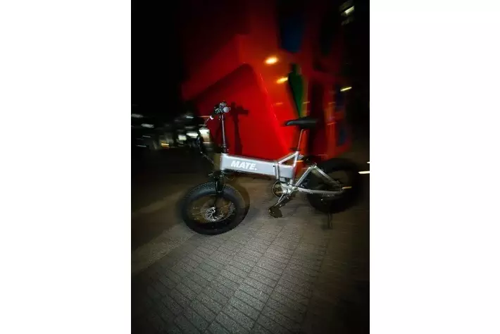 MATE.BIKE】直営店限定カラーの「Silver Comet」が2025年5月22日(木)に