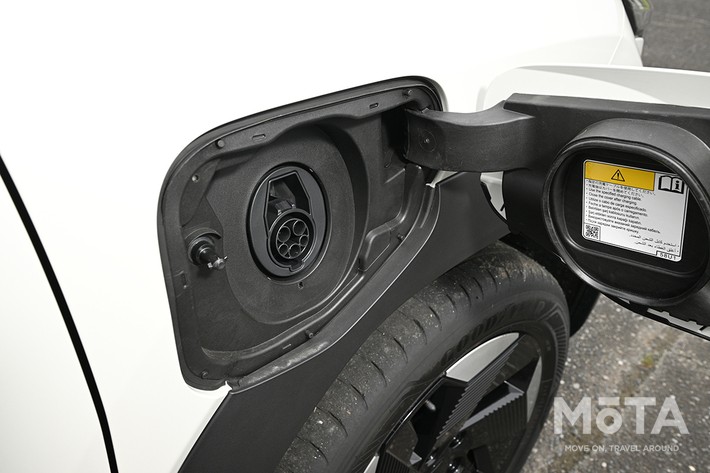 ［78/79］スズキ 新型eビターラ 充電ポート（普通）